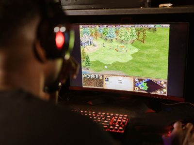 Cyberpunk 2077 : réservé aux 18 ans et plus, pourquoi