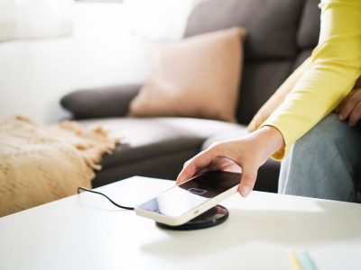 Peut-on recharger un téléphone par induction avec une coque