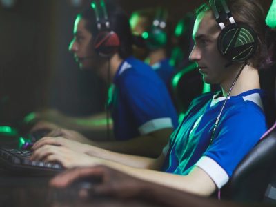 Clavier mécanique QMK ou Razer lequel est plus rapide pour l'e-sport