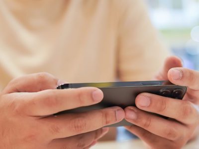Comment le mode “Batterie optimisée” d’iOS affecte les performances dans les jeux 3D