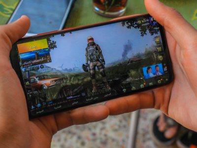 Pourquoi certains jeux ralentissent alors que le smartphone est récent