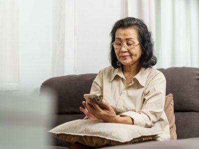 Comment adapter un smartphone pour une personne âgée