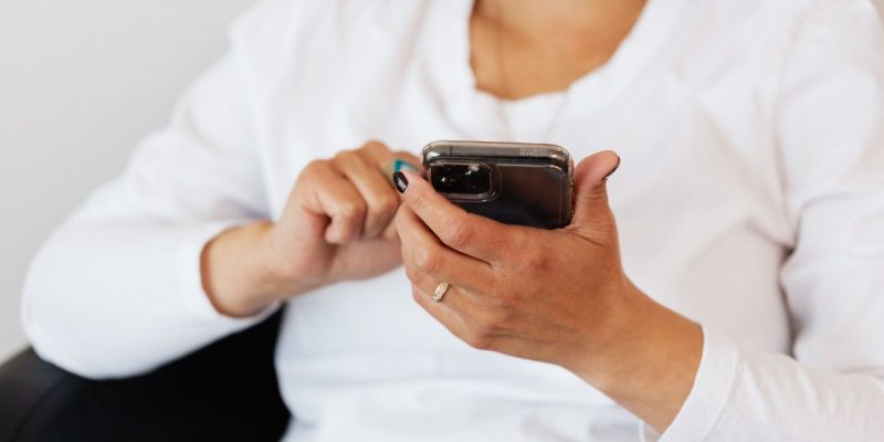 Smartphone à moins de 1000€ les modèles qui rivalisent avec les flagships sans dépasser le budget
