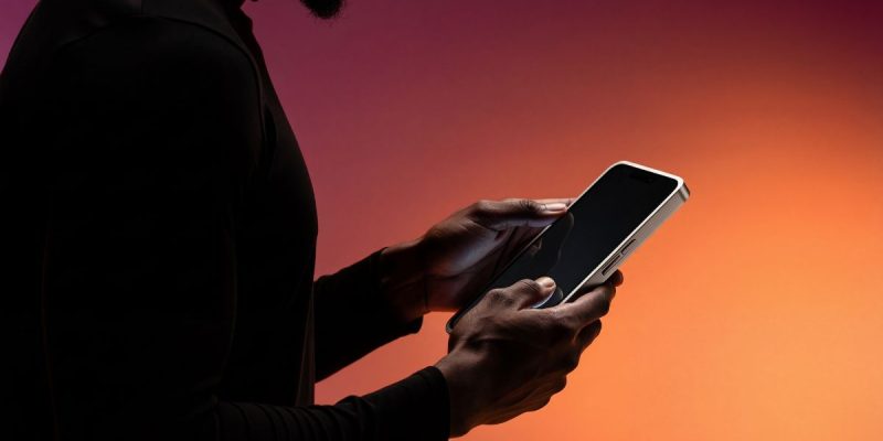 Pourquoi votre téléphone perd 20 % de batterie pendant la nuit ?